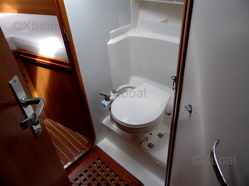 Velero usado DUFOUR 48 CABINET DE TOILETTE AVANT AVEC ACCES CABINE MARIN