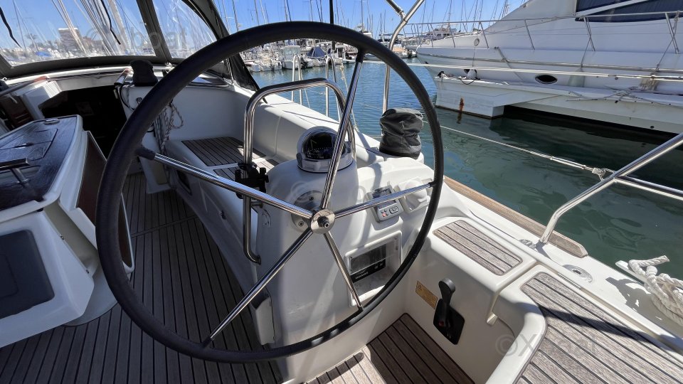 Velero usado OCEANIS 40