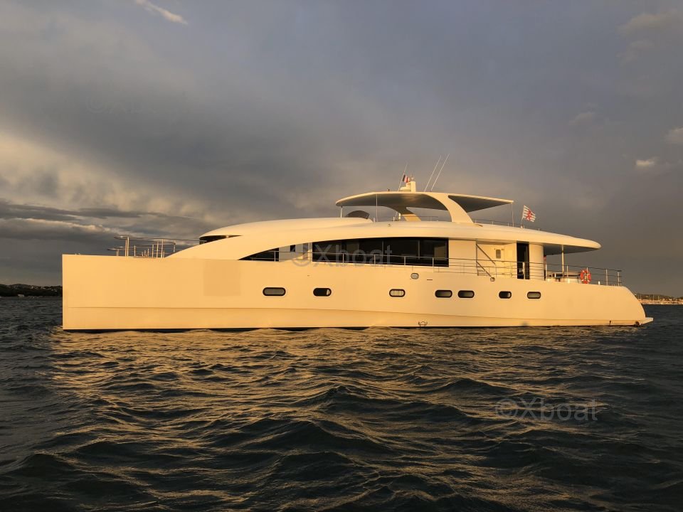 Yacht usado MOTOR YACHT CATAMARAN 30M