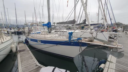 Velero HALLBERG RASSY 352