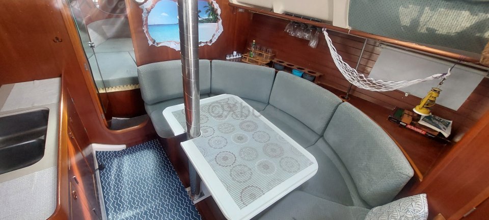 Velero usado OCEANIS 351 carré cabine