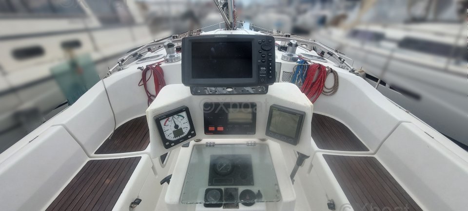 Velero usado OCEANIS 351 cockpit